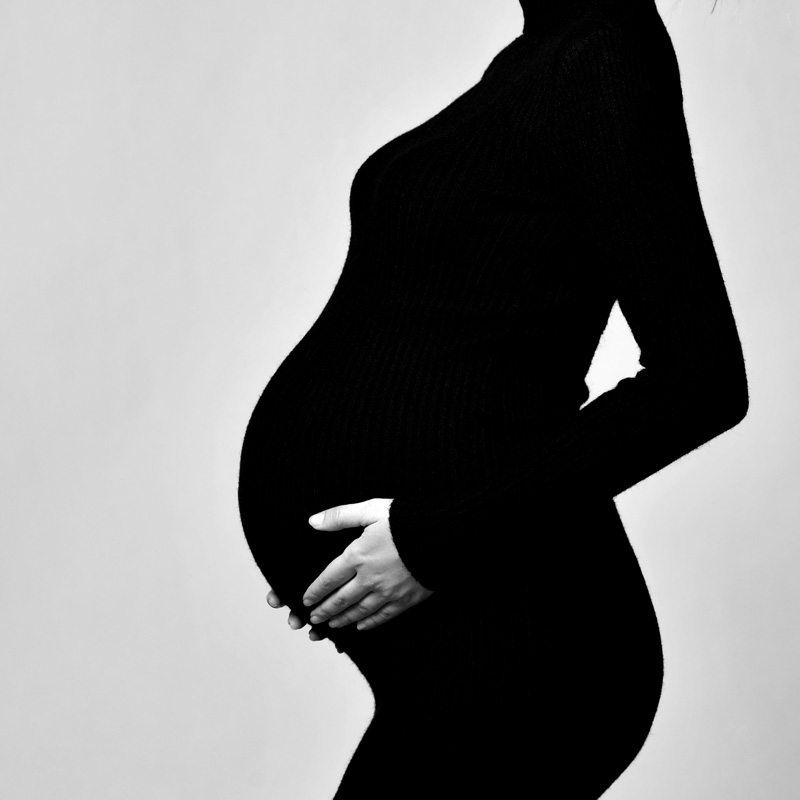 foto-gravidanza-vestito-nero